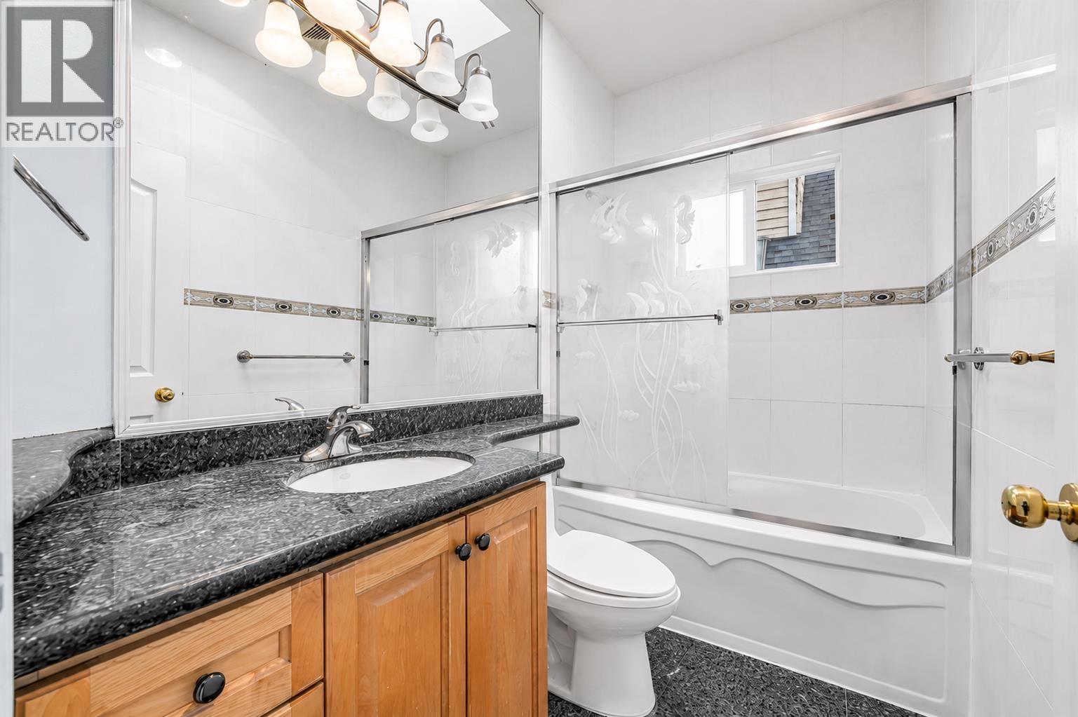213 W 28th Street, North Vancouver, British Columbia  V7N 2H9 - Photo 11 - R3157605