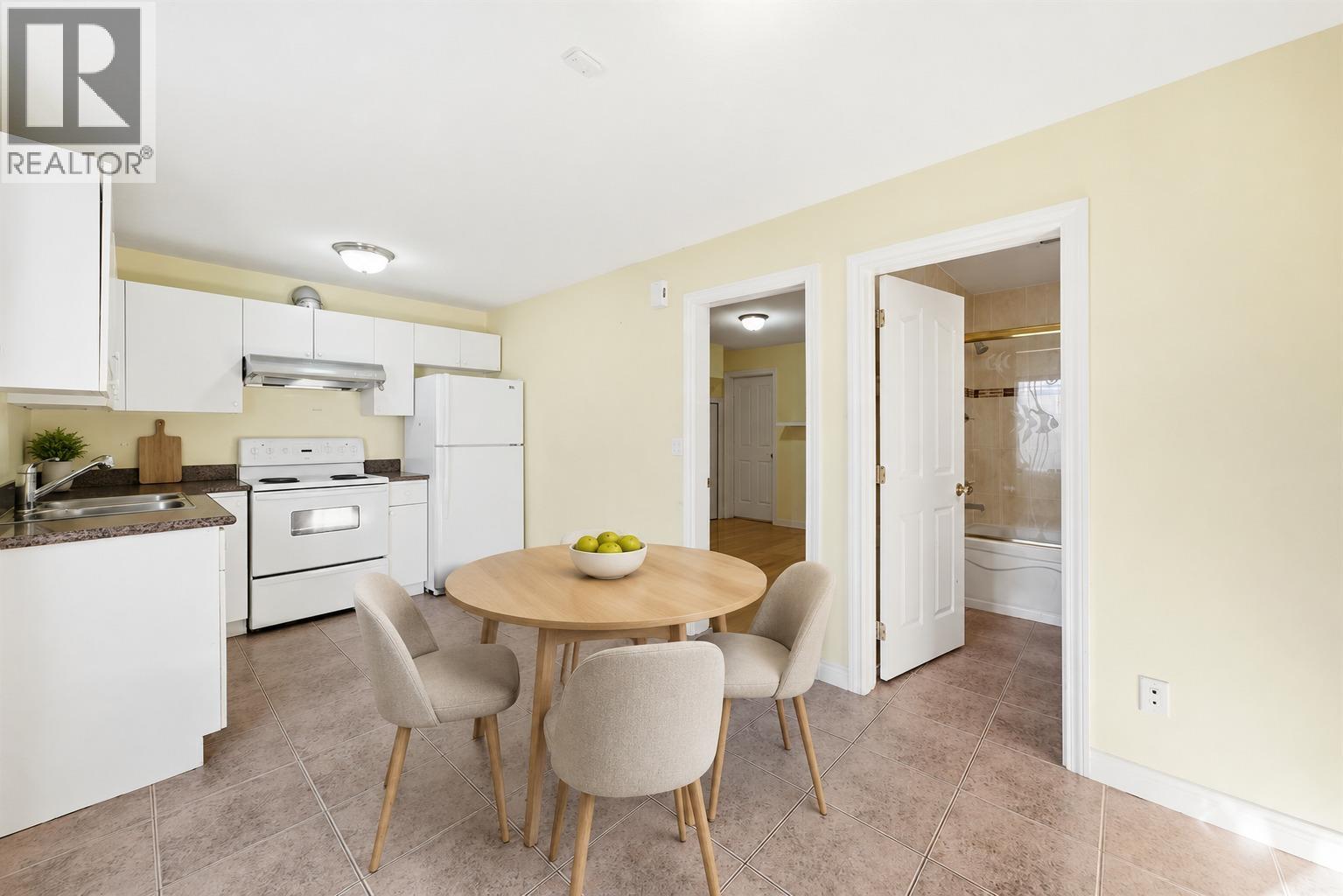 213 W 28th Street, North Vancouver, British Columbia  V7N 2H9 - Photo 8 - R3157605
