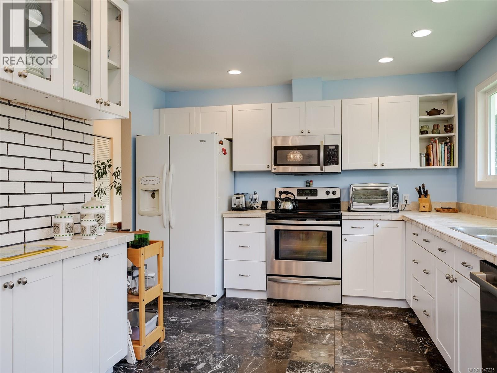 4209 Leeron Pl, Metchosin, British Columbia  V9C 3Z9 - Photo 5 - 1047225