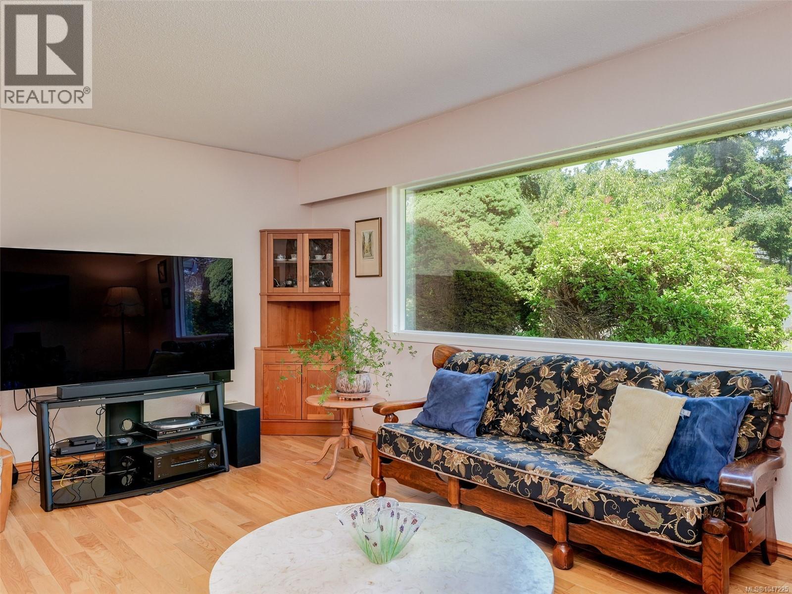 4209 Leeron Pl, Metchosin, British Columbia  V9C 3Z9 - Photo 3 - 1047225