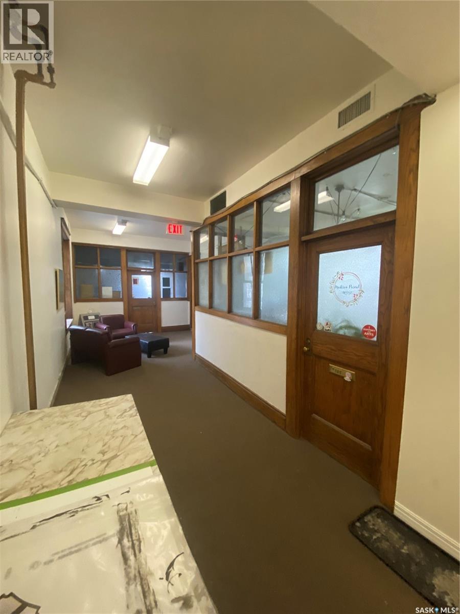 201 1855 Scarth Street, Regina, Saskatchewan  S4P 2G9 - Photo 2 - SK045913