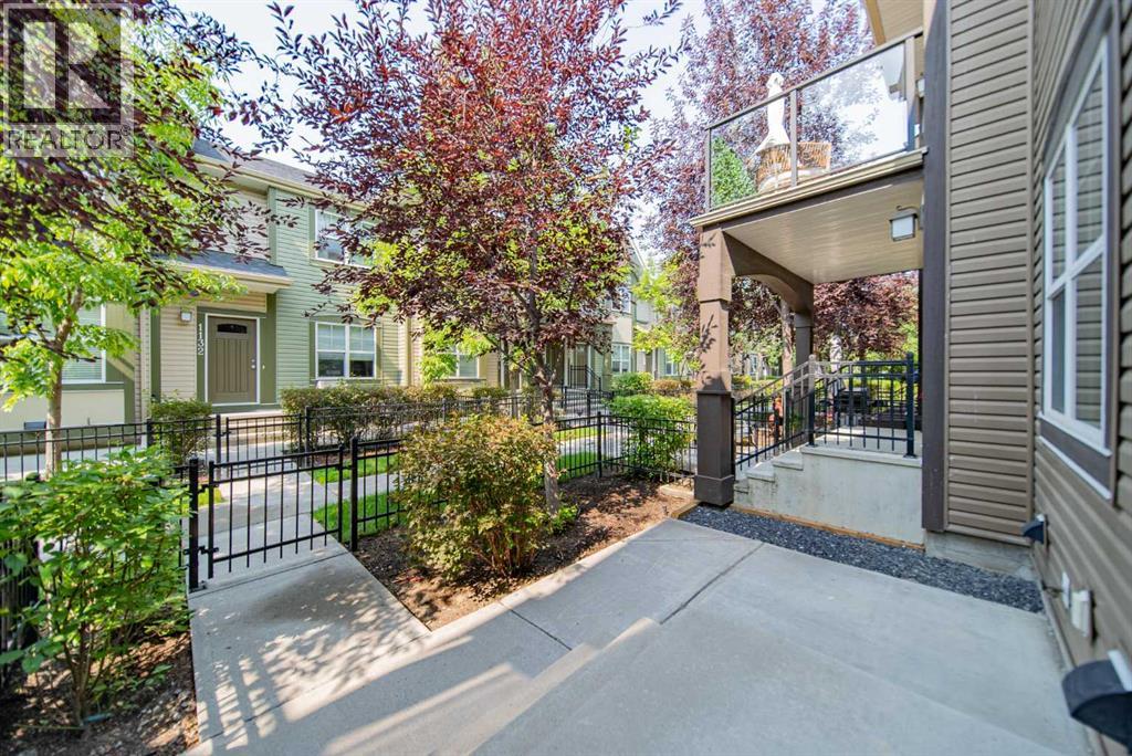941 Mckenzie Towne Manor SE, Calgary, Alberta T2Z 1E1 - Photo 3 - A2331777