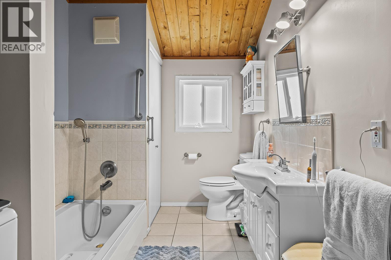 5090 Mackinnon Road, Peachland, British Columbia  V0H 1X0 - Photo 47 - 10396742