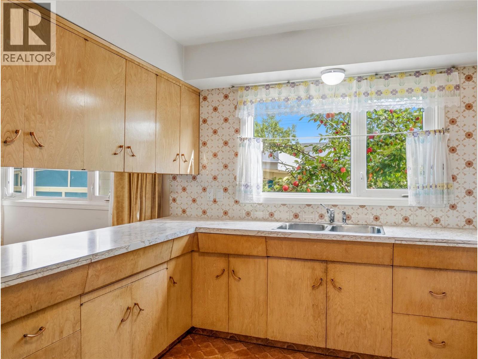 1513 108 Avenue, Dawson Creek, British Columbia  V1G 2T5 - Photo 4 - 10397066