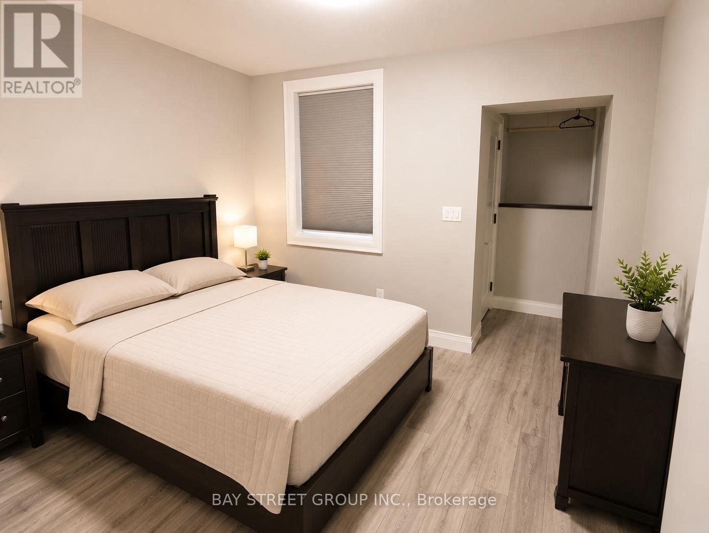 Main And Lower - 33 Dalton Road, Toronto, Ontario  M5R 2Y8 - Photo 2 - C13654088