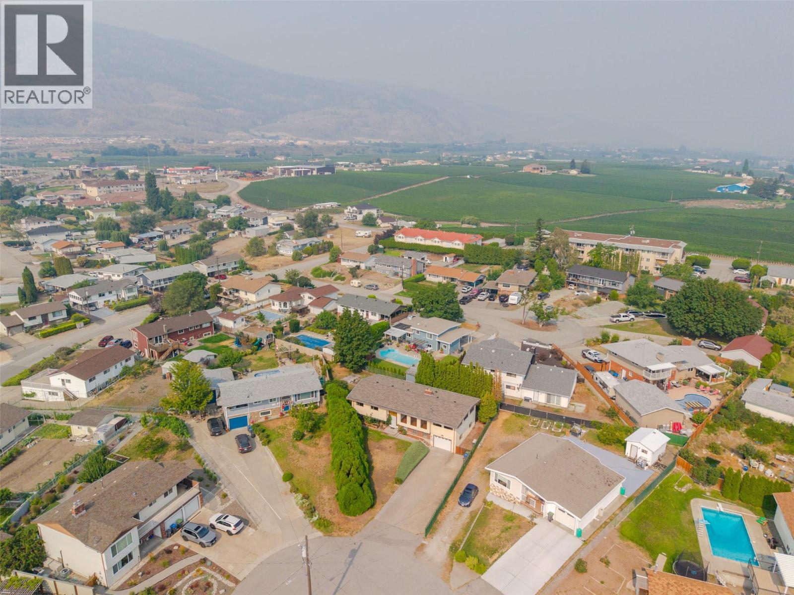 14 Bartlett Place, Osoyoos, British Columbia  V0H 1V2 - Photo 2 - 10397994