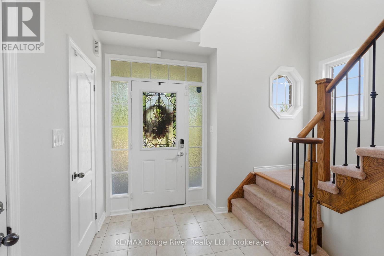 86 Edwin Carr Street, Clarington, Ontario  L1C 0R4 - Photo 2 - E13697656