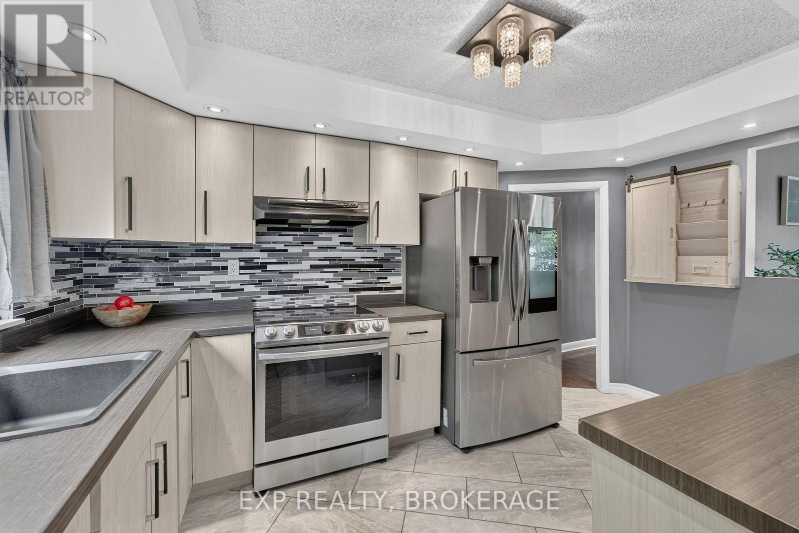 44 Lennox Street, Kingston, Ontario K7M 4S4 - Photo 3 - X13697686