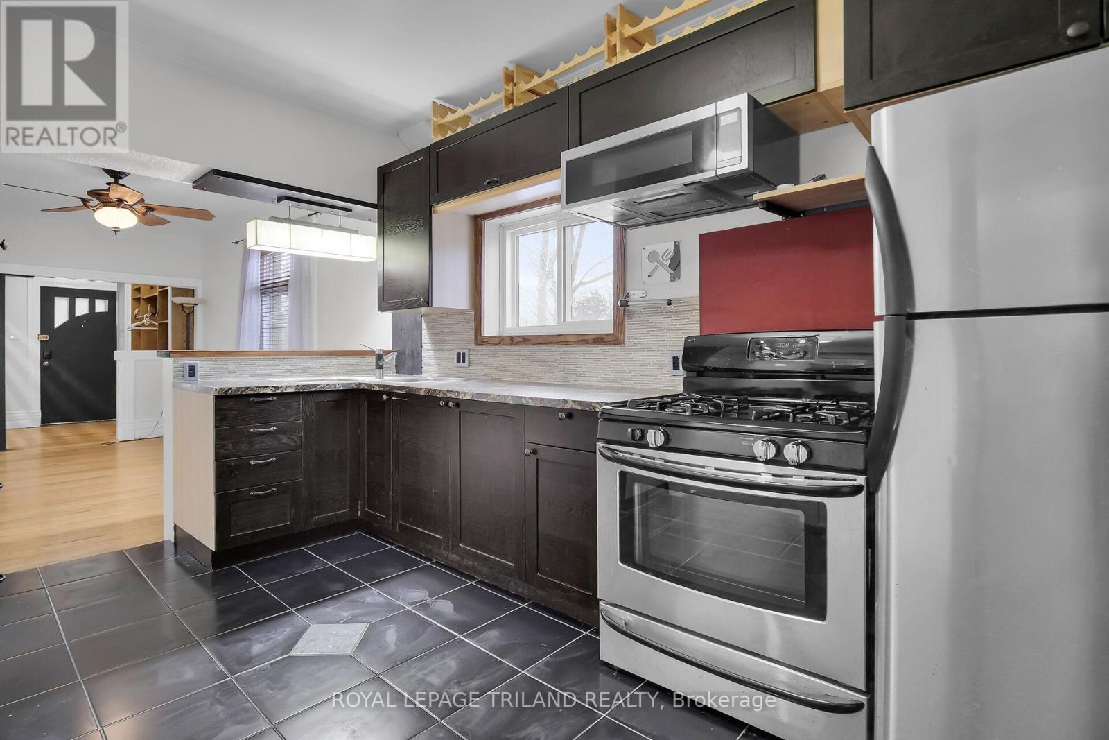 18 Wharncliffe Road S, London South, Ontario  N6J 2J4 - Photo 3 - X13697626