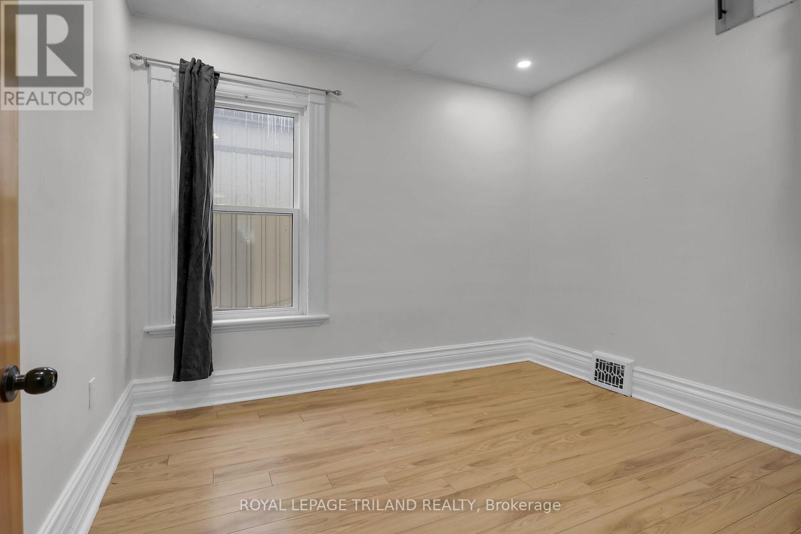 18 Wharncliffe Road S, London South, Ontario  N6J 2J4 - Photo 8 - X13697626