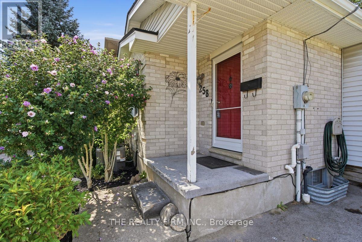 258 Olympic Crescent, London North, Ontario  N6G 3P7 - Photo 2 - X13697678