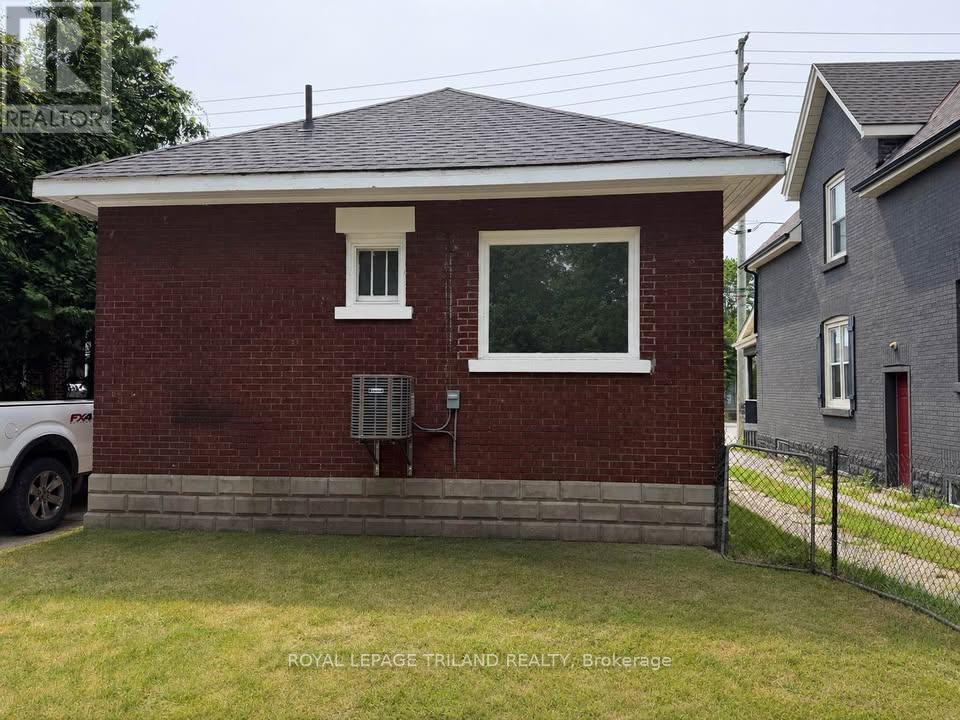 136 Adelaide Street N, London East, Ontario  N6B 3G8 - Photo 2 - X13697724