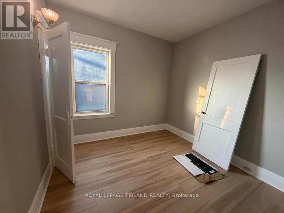 136 Adelaide Street N, London East, Ontario  N6B 3G8 - Photo 4 - X13697724