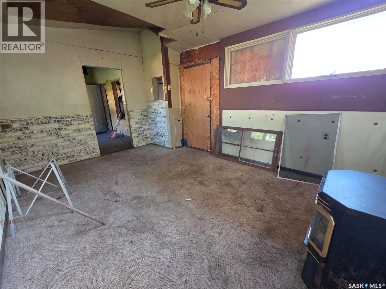236 6th Avenue NE, Swift Current, Saskatchewan  S9H 2M2 - Photo 17 - SK040482