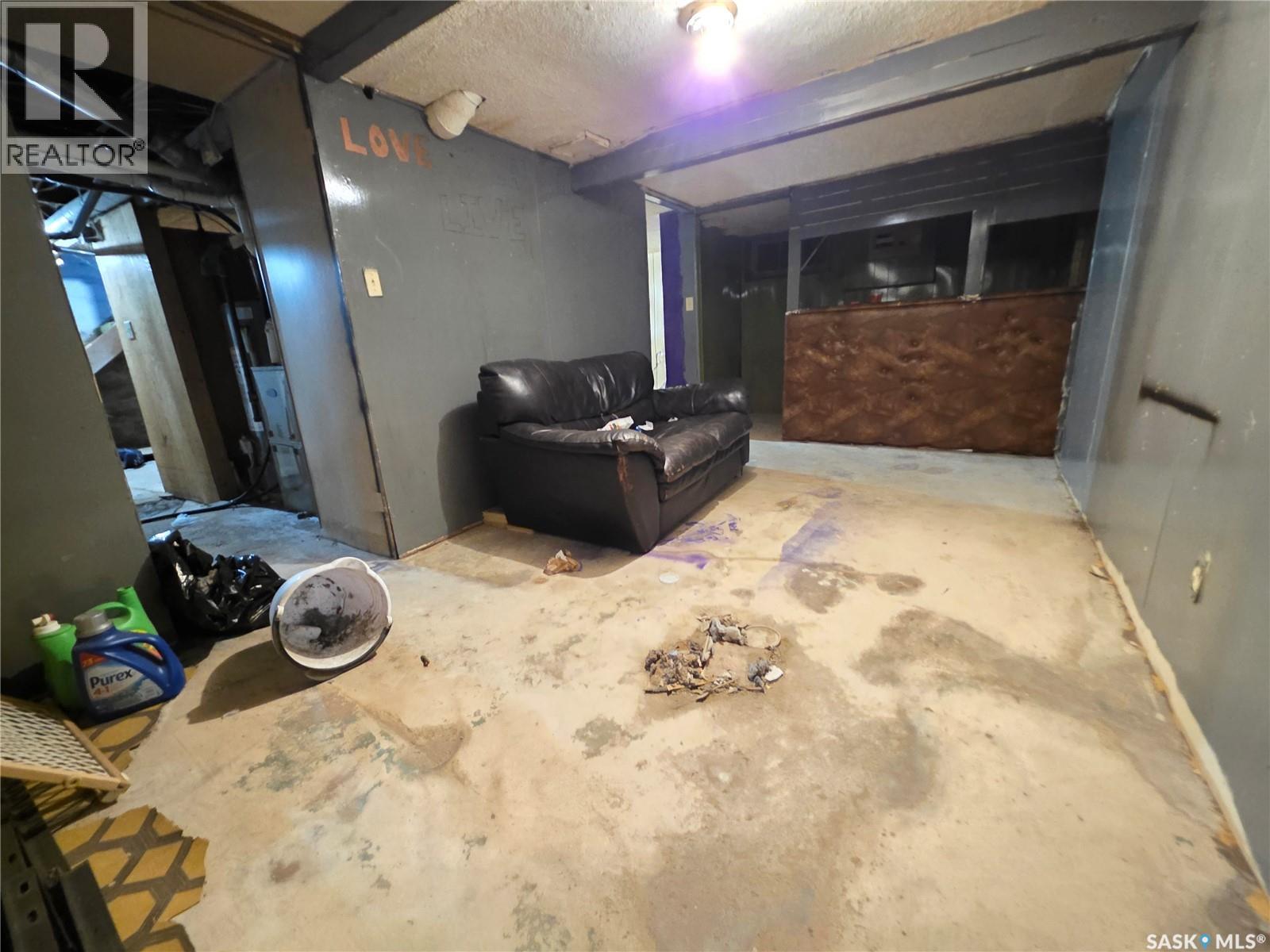 236 6th Avenue NE, Swift Current, Saskatchewan  S9H 2M2 - Photo 26 - SK040482