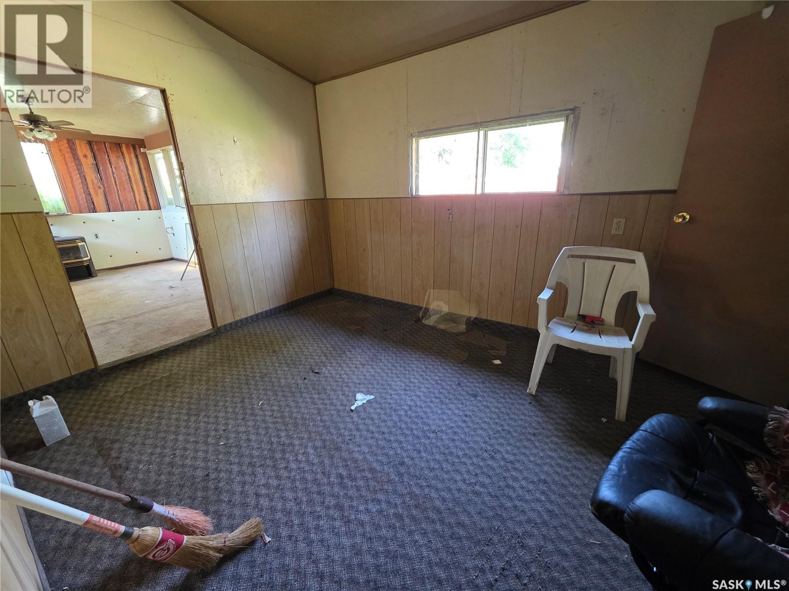 236 6th Avenue NE, Swift Current, Saskatchewan  S9H 2M2 - Photo 12 - SK040482