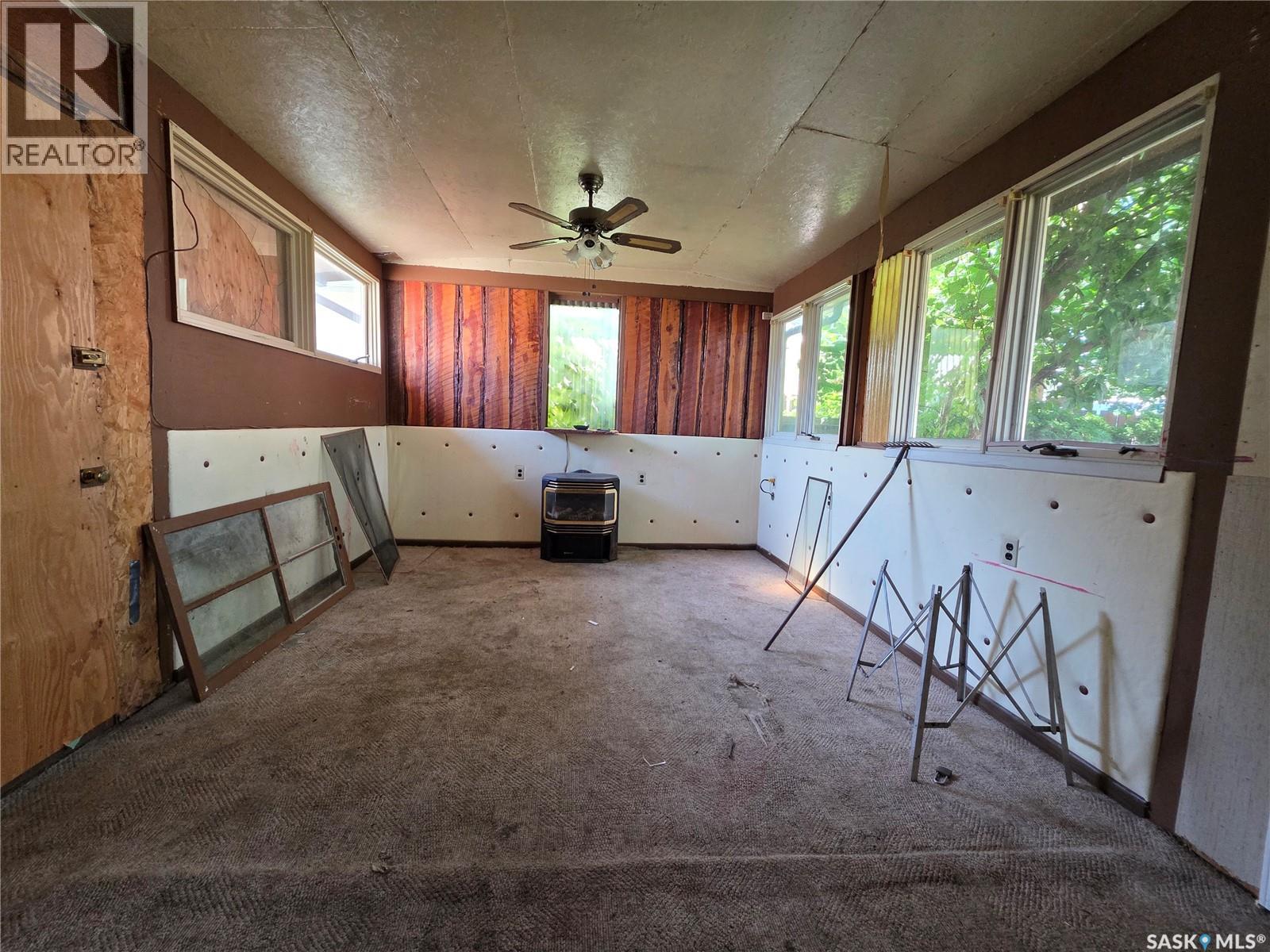 236 6th Avenue NE, Swift Current, Saskatchewan  S9H 2M2 - Photo 16 - SK040482