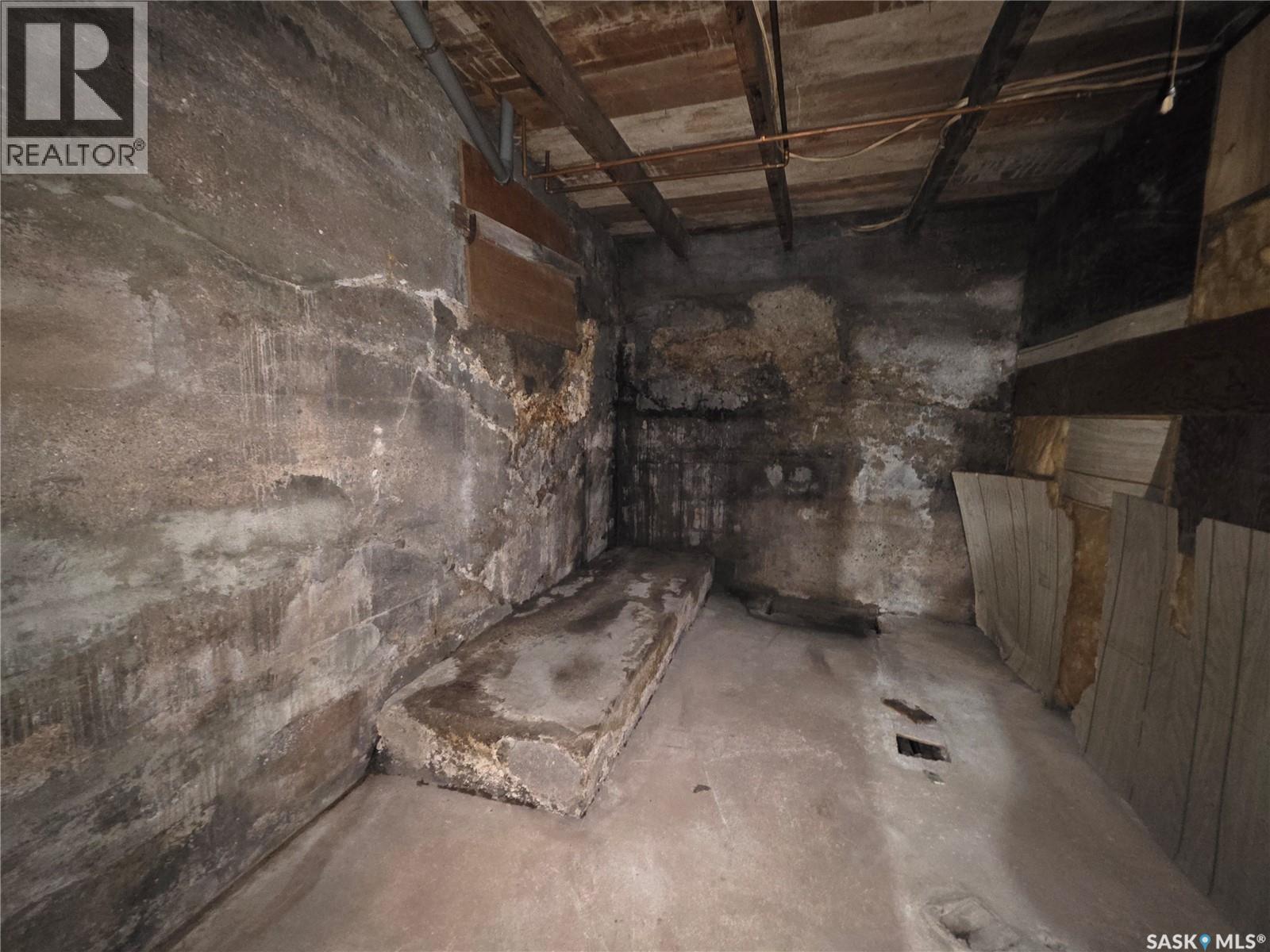 236 6th Avenue NE, Swift Current, Saskatchewan  S9H 2M2 - Photo 20 - SK040482