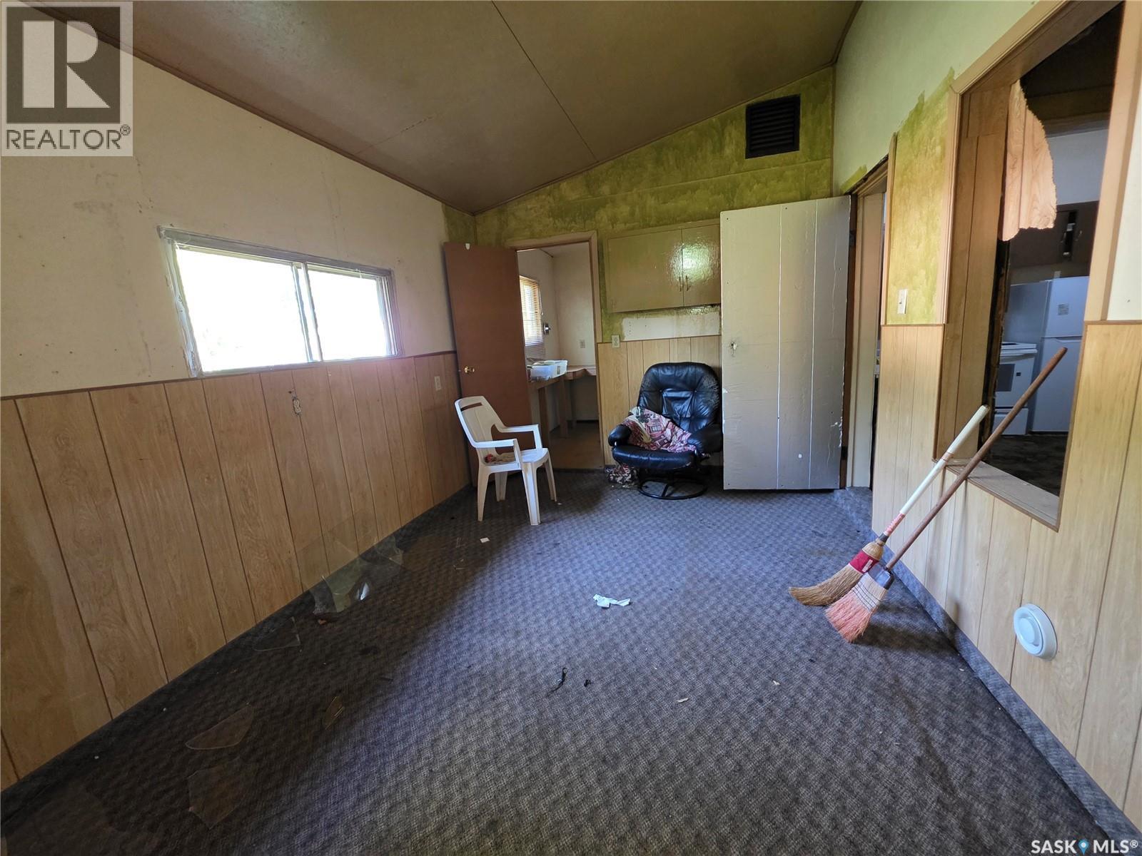236 6th Avenue NE, Swift Current, Saskatchewan  S9H 2M2 - Photo 13 - SK040482