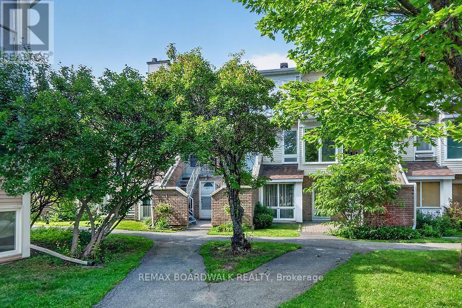 24B SHEHYN LANE, Ottawa, Ontario