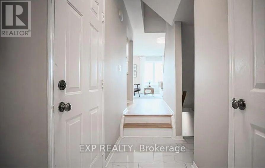 141 Oakfield Crescent, Ottawa, Ontario  K2J 5H8 - Photo 3 - X13697772