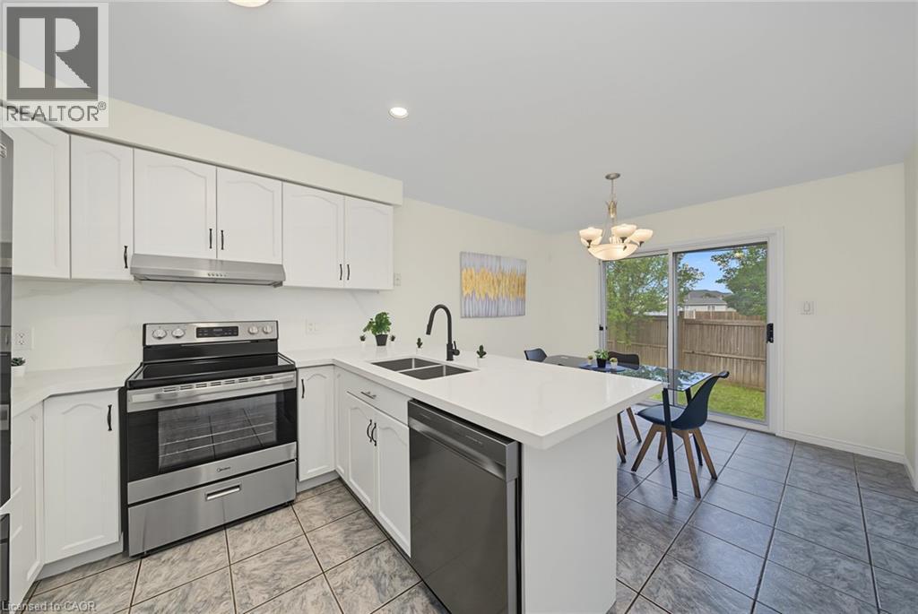 11 Sedona Court, Hamilton, Ontario  L9B 2R1 - Photo 16 - 40857261