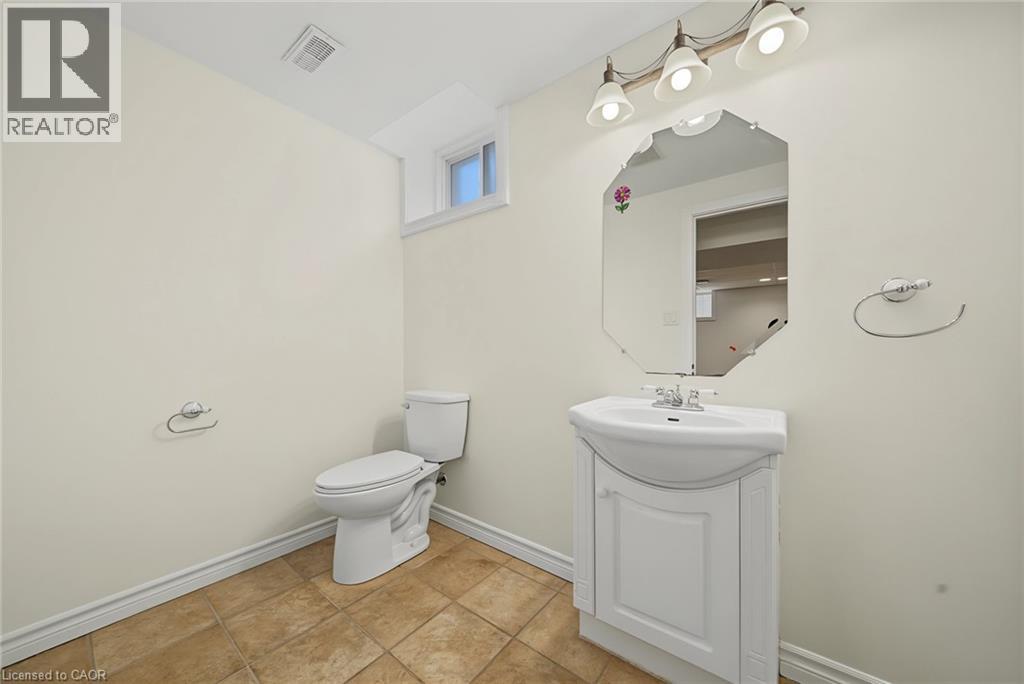 11 Sedona Court, Hamilton, Ontario  L9B 2R1 - Photo 34 - 40857261