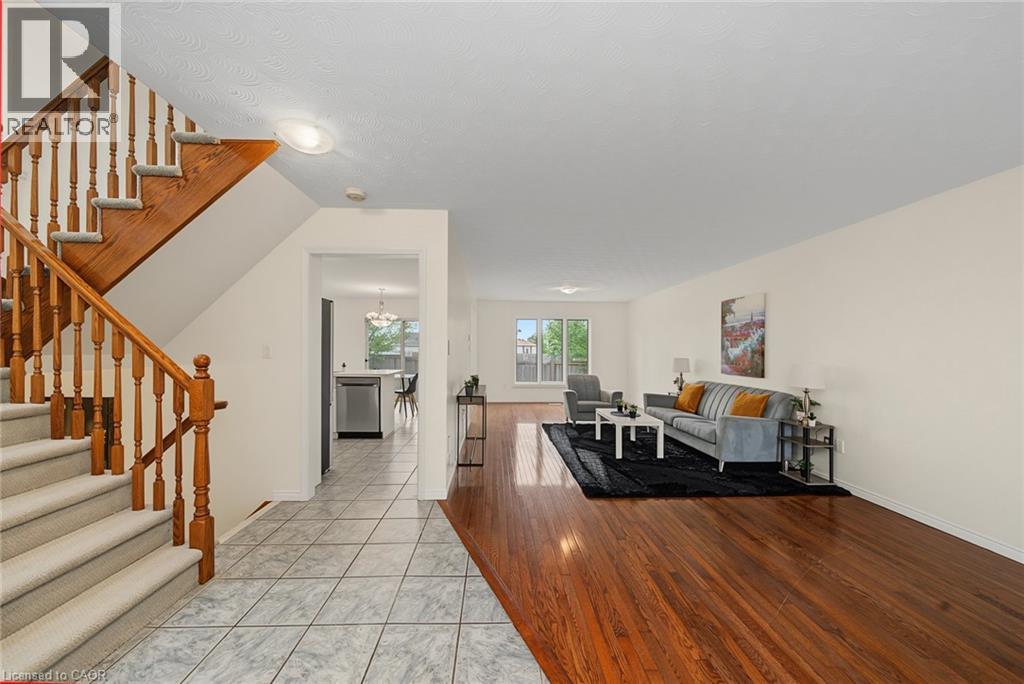 11 Sedona Court, Hamilton, Ontario  L9B 2R1 - Photo 4 - 40857261