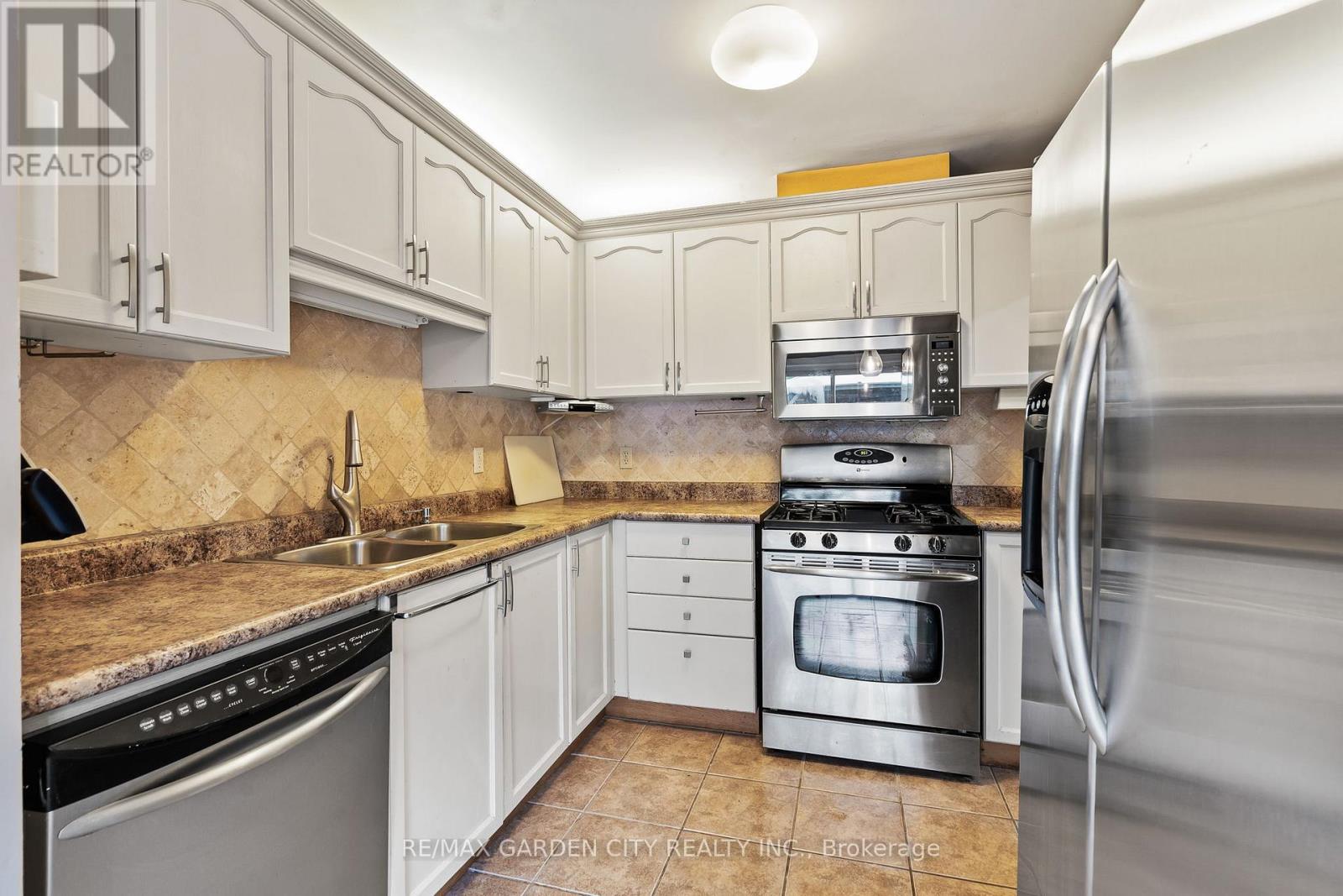 401 Wright Crescent, Niagara-On-The-Lake (Glendale), Ontario L0S 1J0 - Photo 9 - X13697608