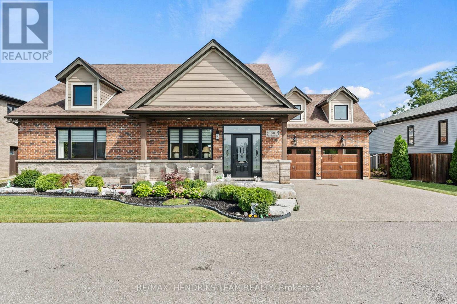5b Wilholme Drive, St. Catharines (Grapeview), Ontario  L2W 1B9 - Photo 1 - X13697636