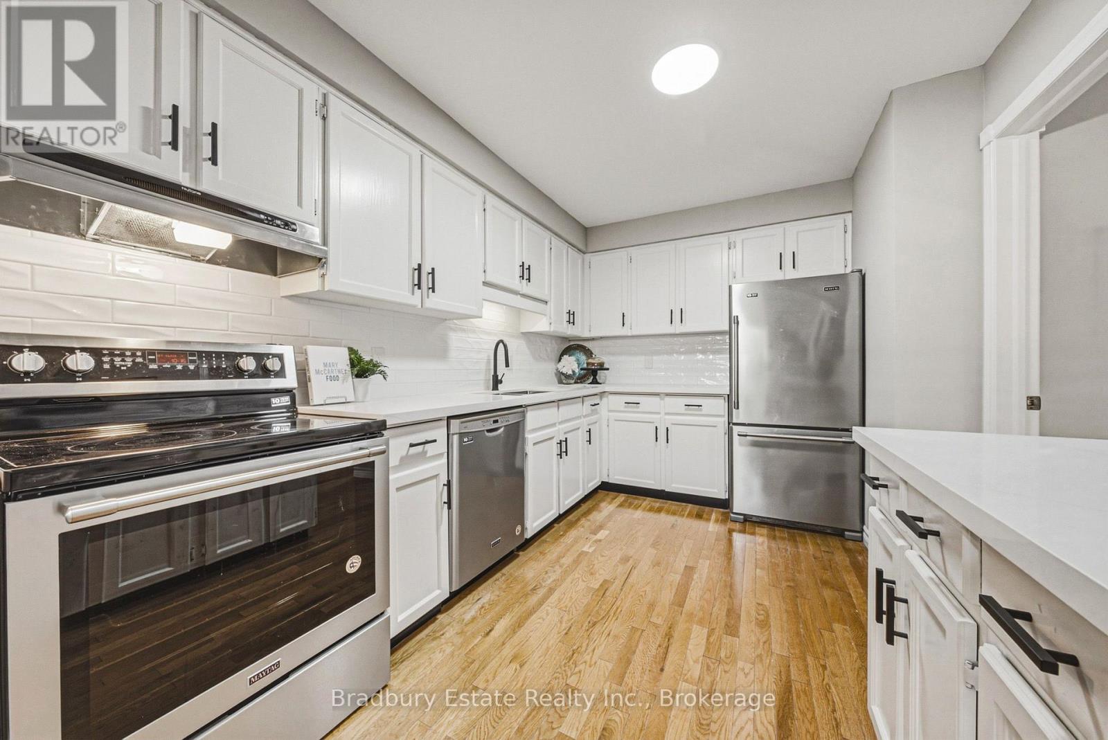 18 - 1205 Lambs Court, Burlington, Ontario  L7S 2G6 - Photo 8 - W13697754