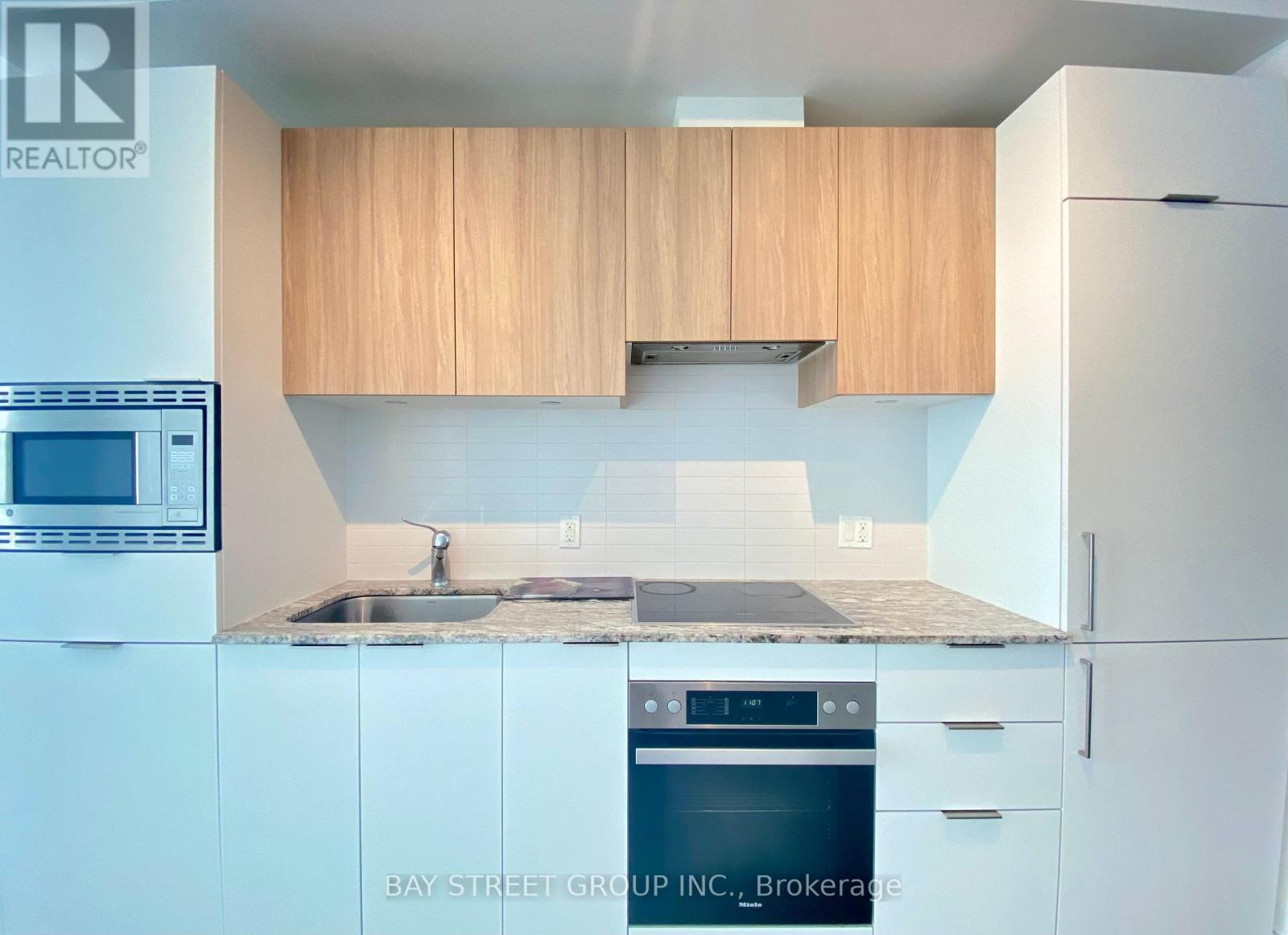 1613 - 20 O'neill Road, Toronto, Ontario  M3C 0R2 - Photo 10 - C13697598