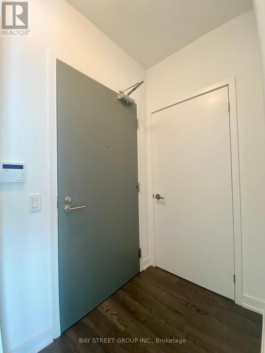 1613 - 20 O'neill Road, Toronto, Ontario  M3C 0R2 - Photo 4 - C13697598
