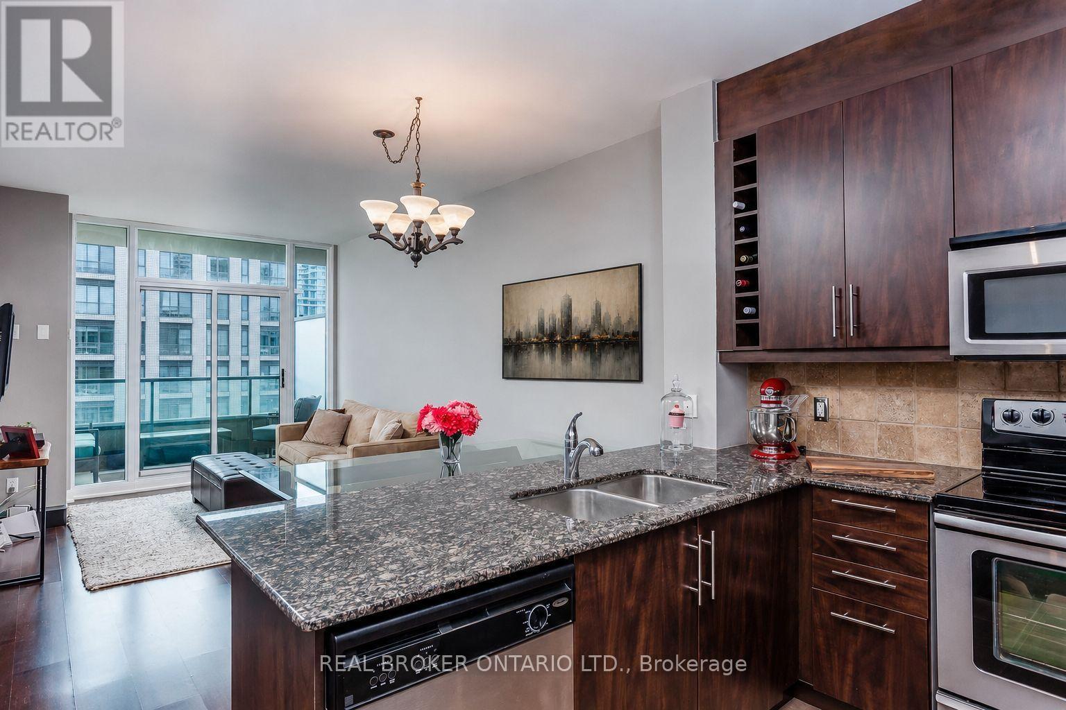 1304 - 88 Broadway Avenue, Toronto, Ontario  M4P 0A5 - Photo 4 - C13697618
