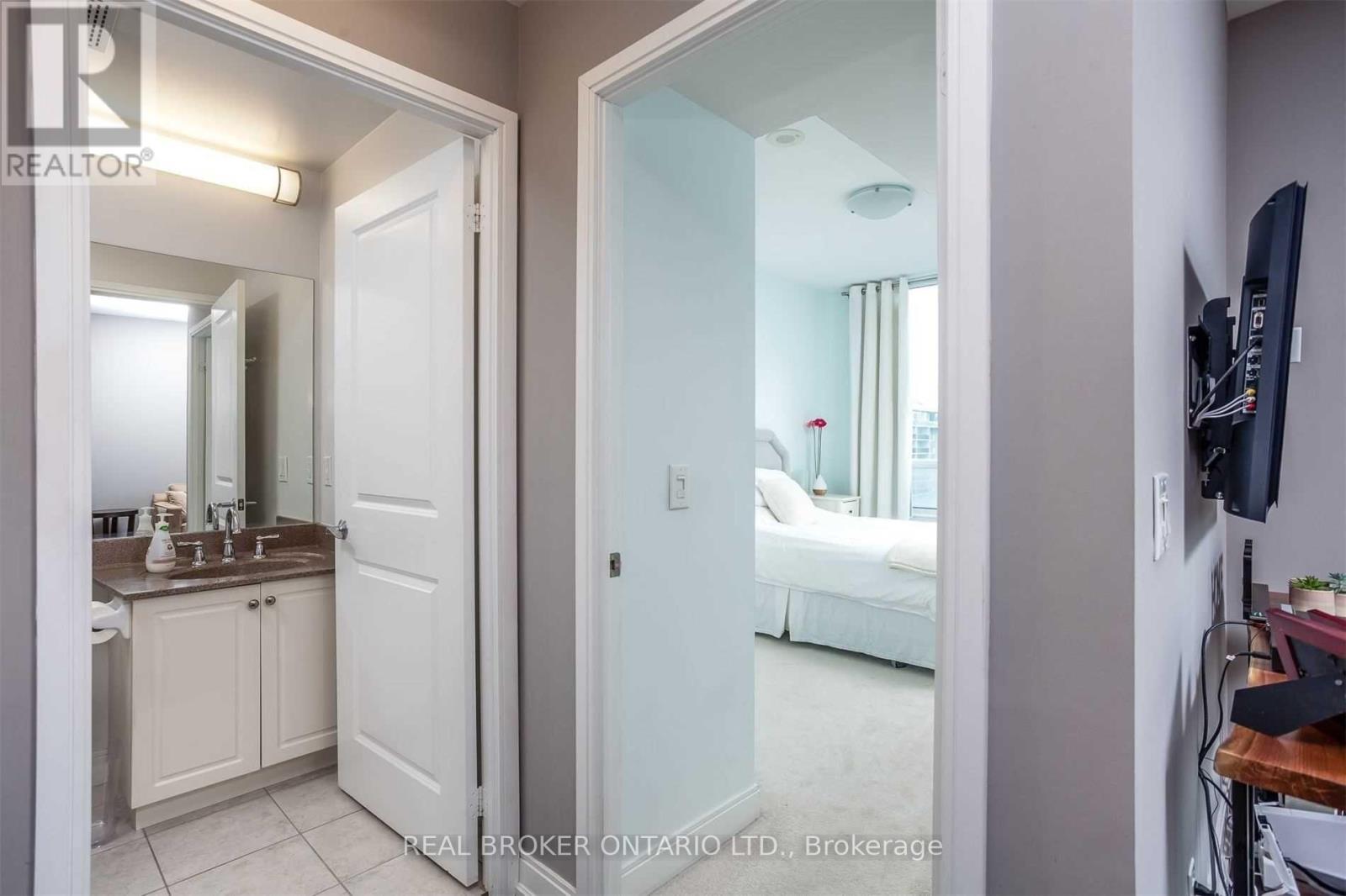 1304 - 88 Broadway Avenue, Toronto, Ontario  M4P 0A5 - Photo 9 - C13697618