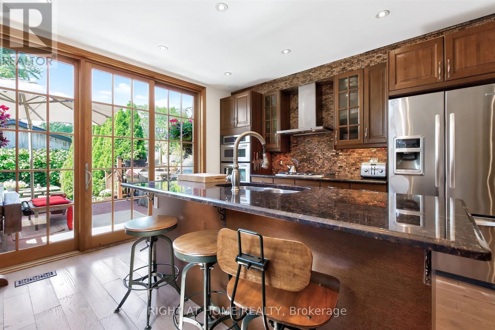 82 Arlington Avenue, Toronto, Ontario  M6G 3L1 - Photo 16 - C13697664
