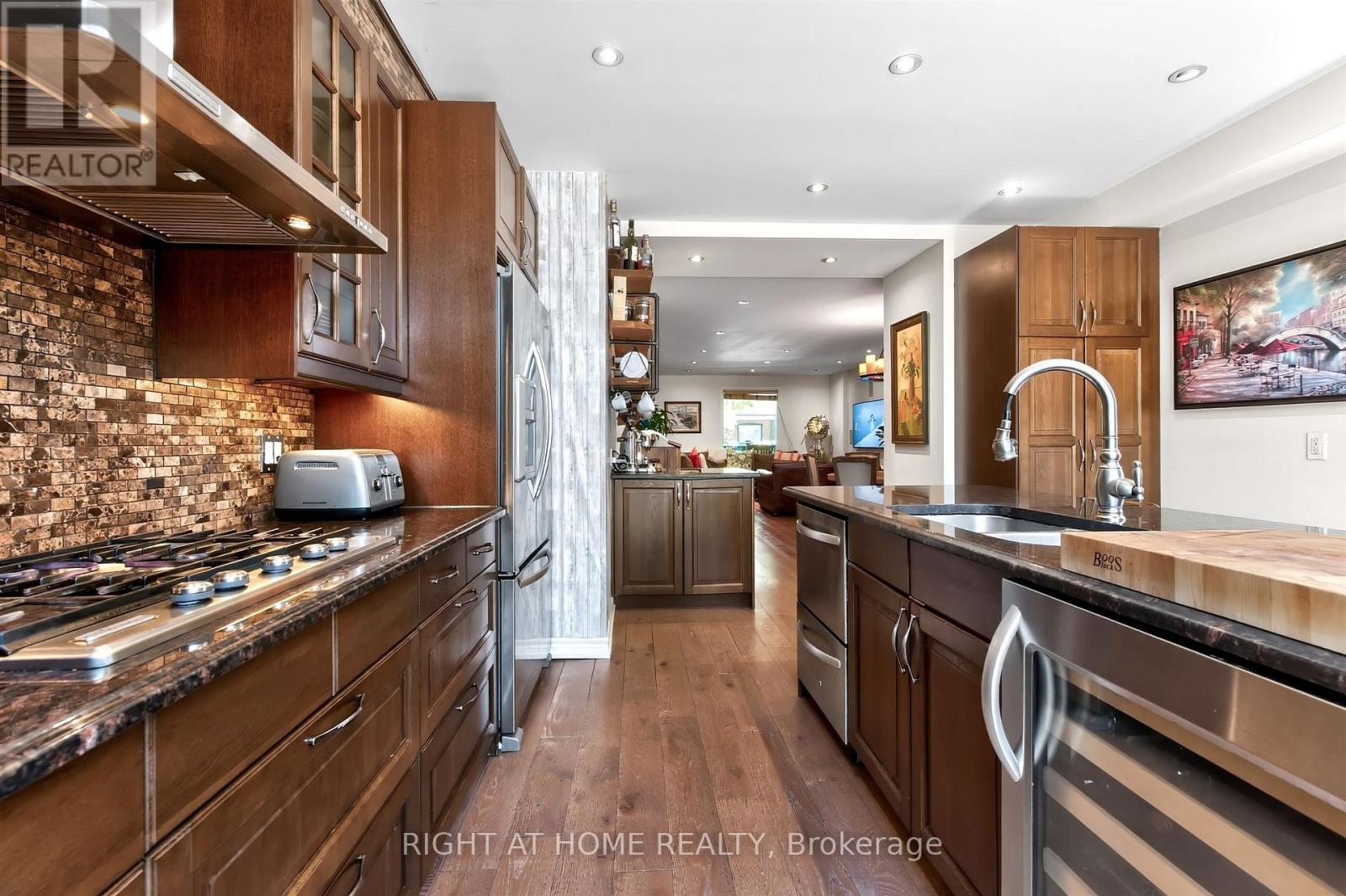 82 Arlington Avenue, Toronto, Ontario  M6G 3L1 - Photo 18 - C13697664