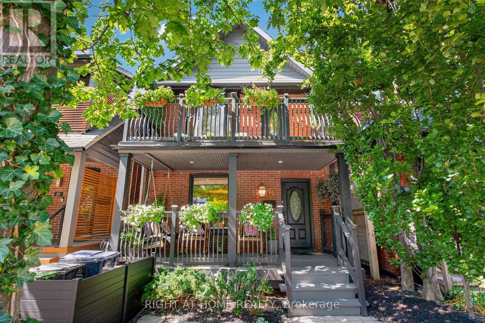 82 Arlington Avenue, Toronto, Ontario  M6G 3L1 - Photo 2 - C13697664