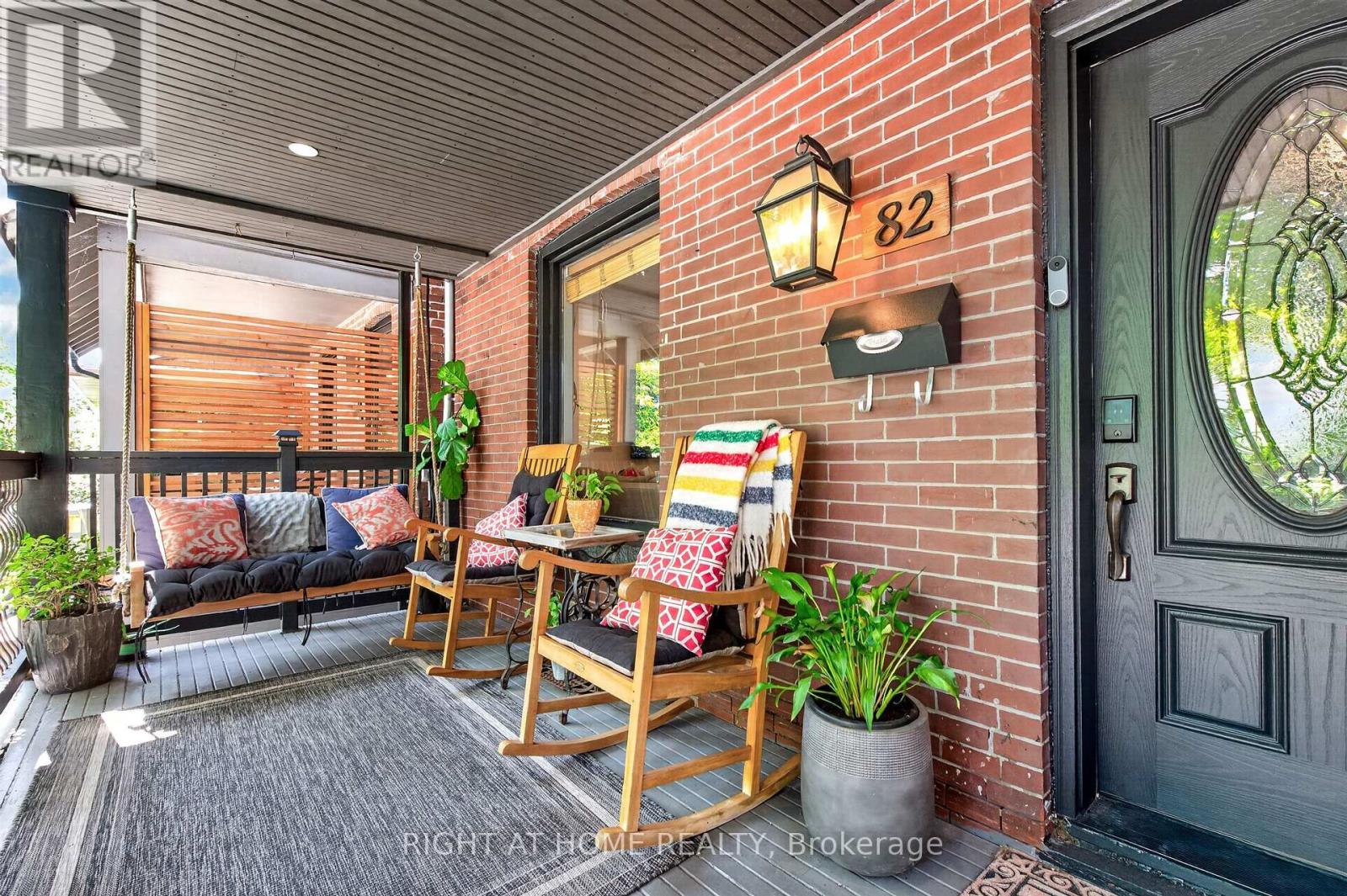 82 Arlington Avenue, Toronto, Ontario  M6G 3L1 - Photo 3 - C13697664