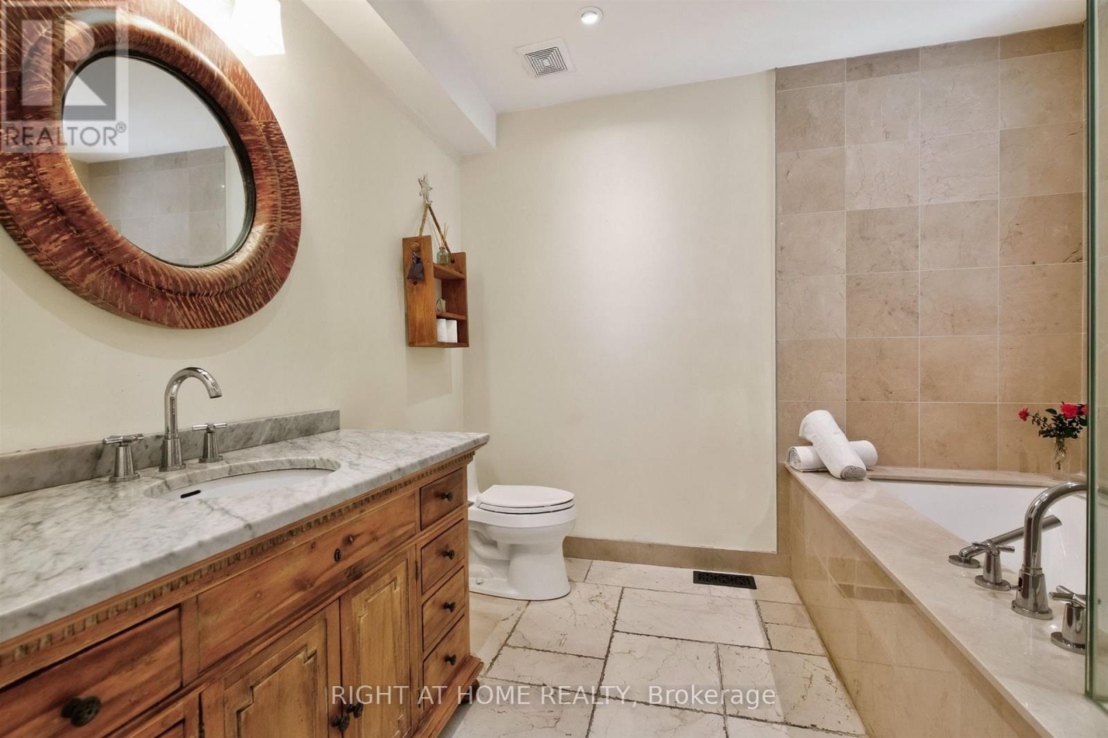 82 Arlington Avenue, Toronto, Ontario  M6G 3L1 - Photo 30 - C13697664