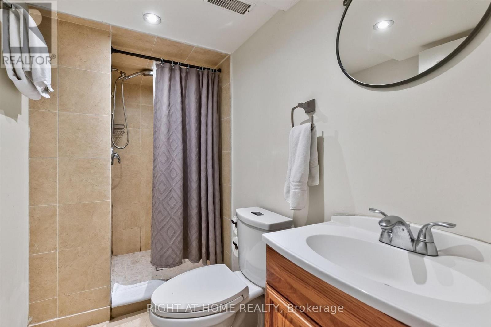 82 Arlington Avenue, Toronto, Ontario  M6G 3L1 - Photo 35 - C13697664