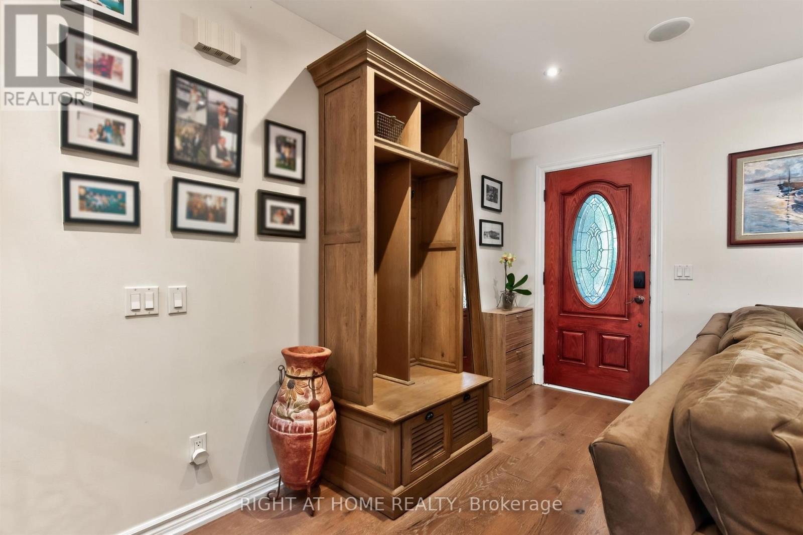 82 Arlington Avenue, Toronto, Ontario  M6G 3L1 - Photo 5 - C13697664
