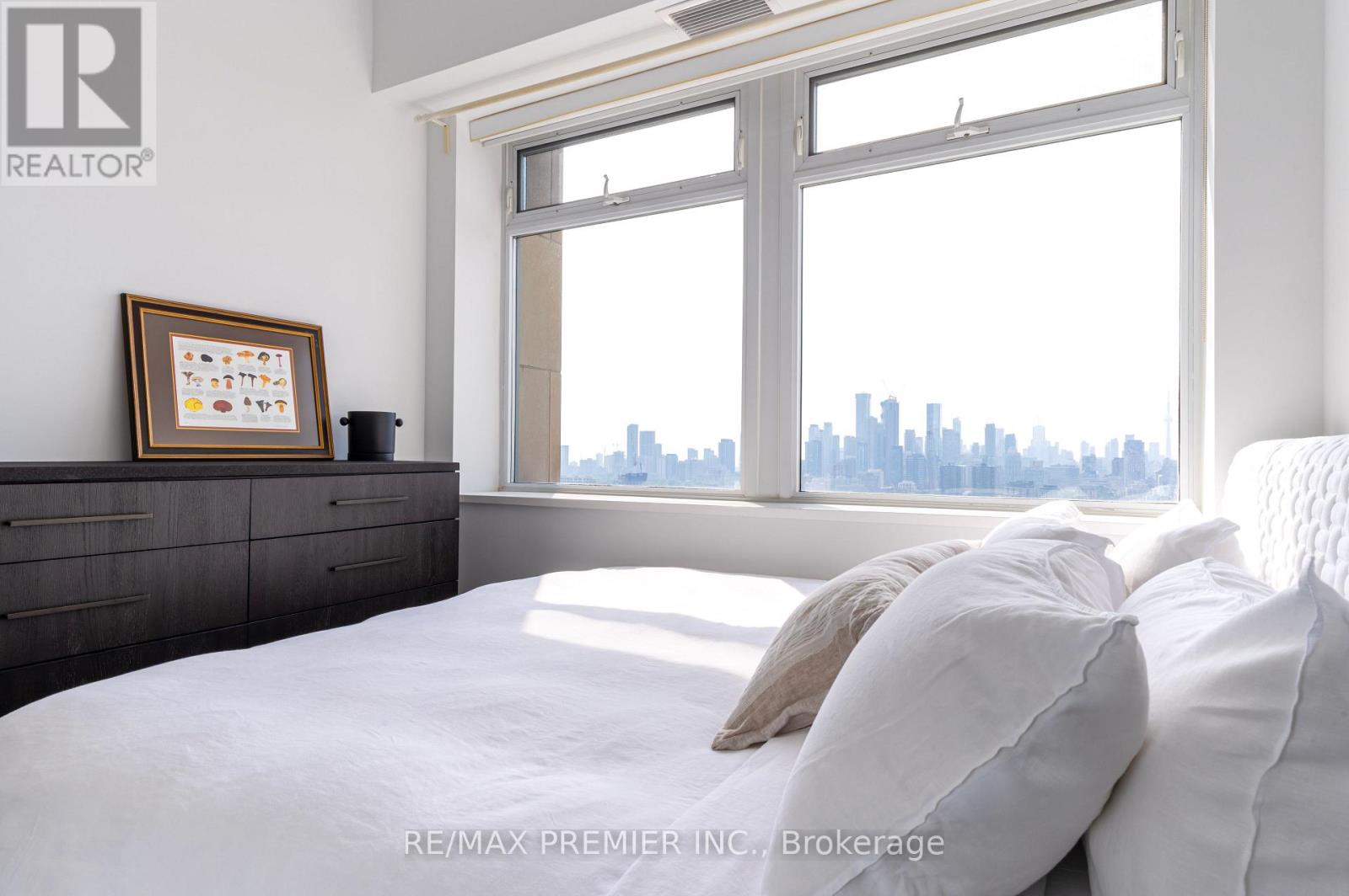 1218 - 111 St. Clair Avenue W, Toronto, Ontario  M4V 1N5 - Photo 6 - C13697768