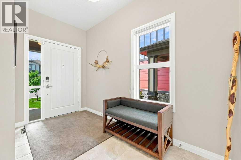 72 Sundown Way, Cochrane, Alberta  T4C 2M4 - Photo 3 - A2338013