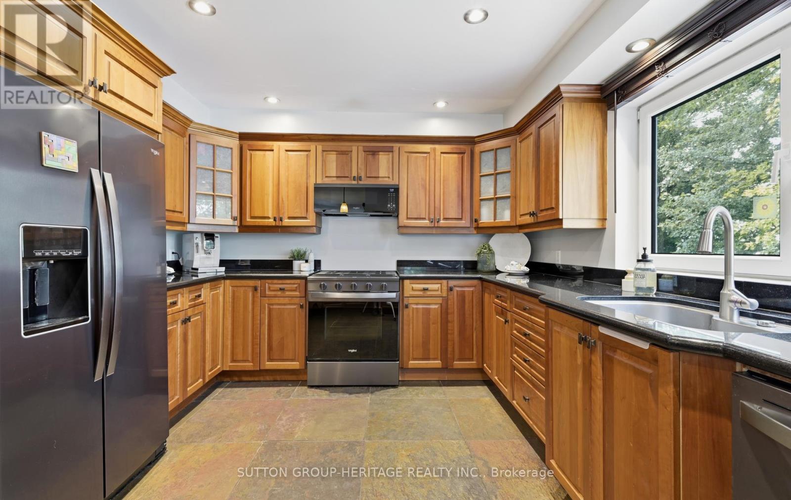 62 Lakeside Beach Road, Scugog, Ontario  L9L 1B4 - Photo 9 - E13697668