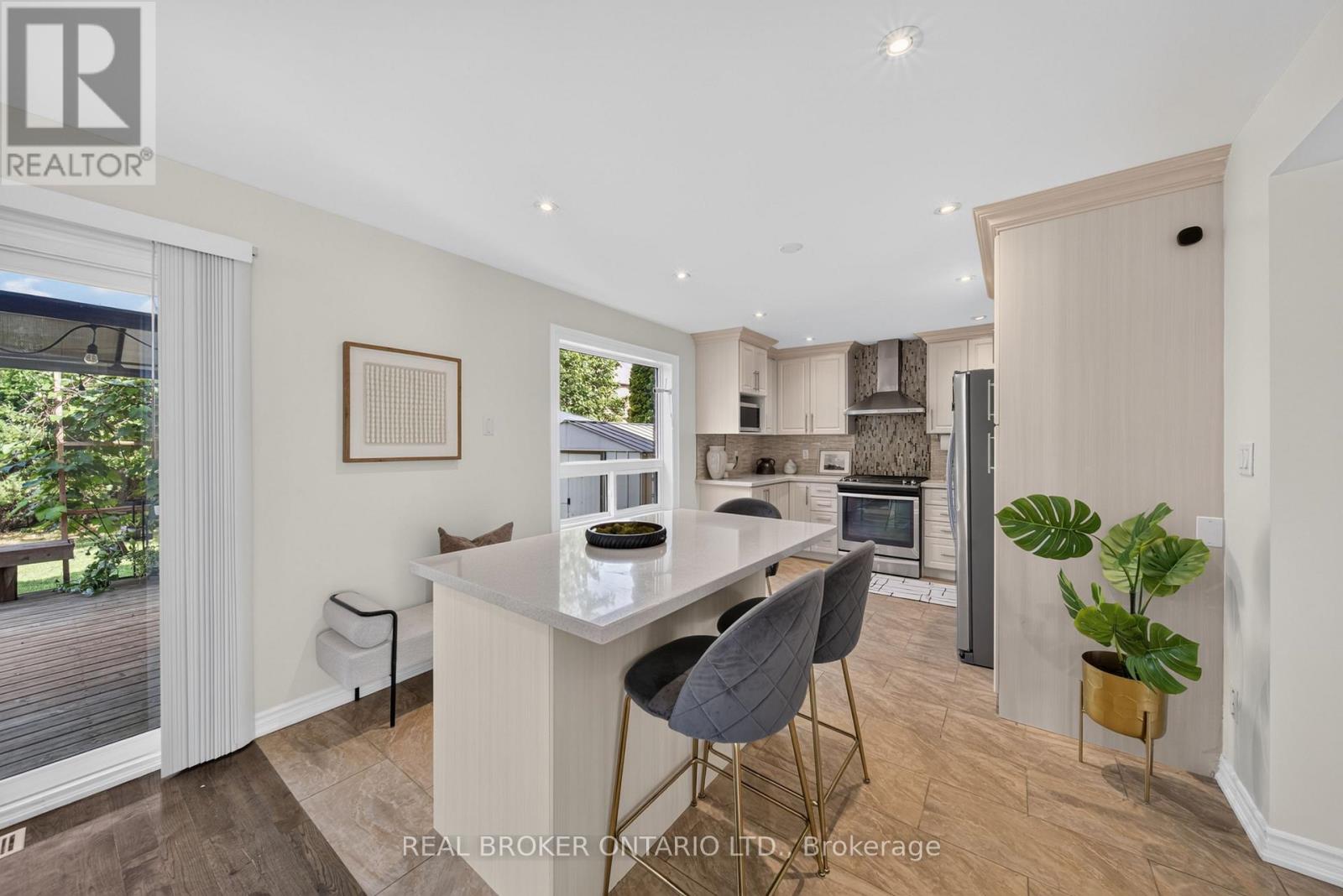 63 Eric Clarke Drive, Whitby, Ontario  L1R 2H6 - Photo 6 - E13697702