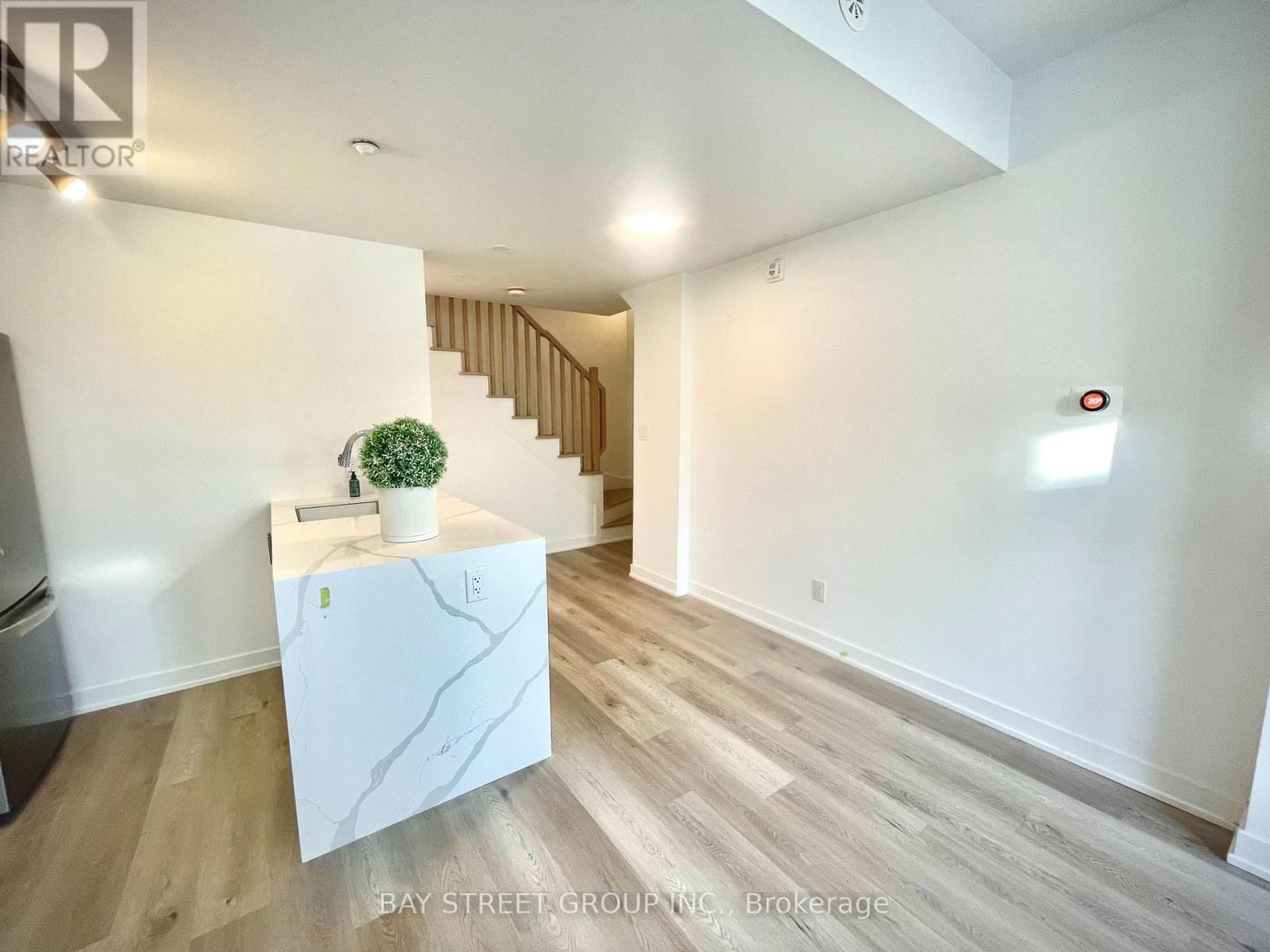 3 - 1475 O'connor Drive, Toronto, Ontario  M4B 0A6 - Photo 10 - E13697782