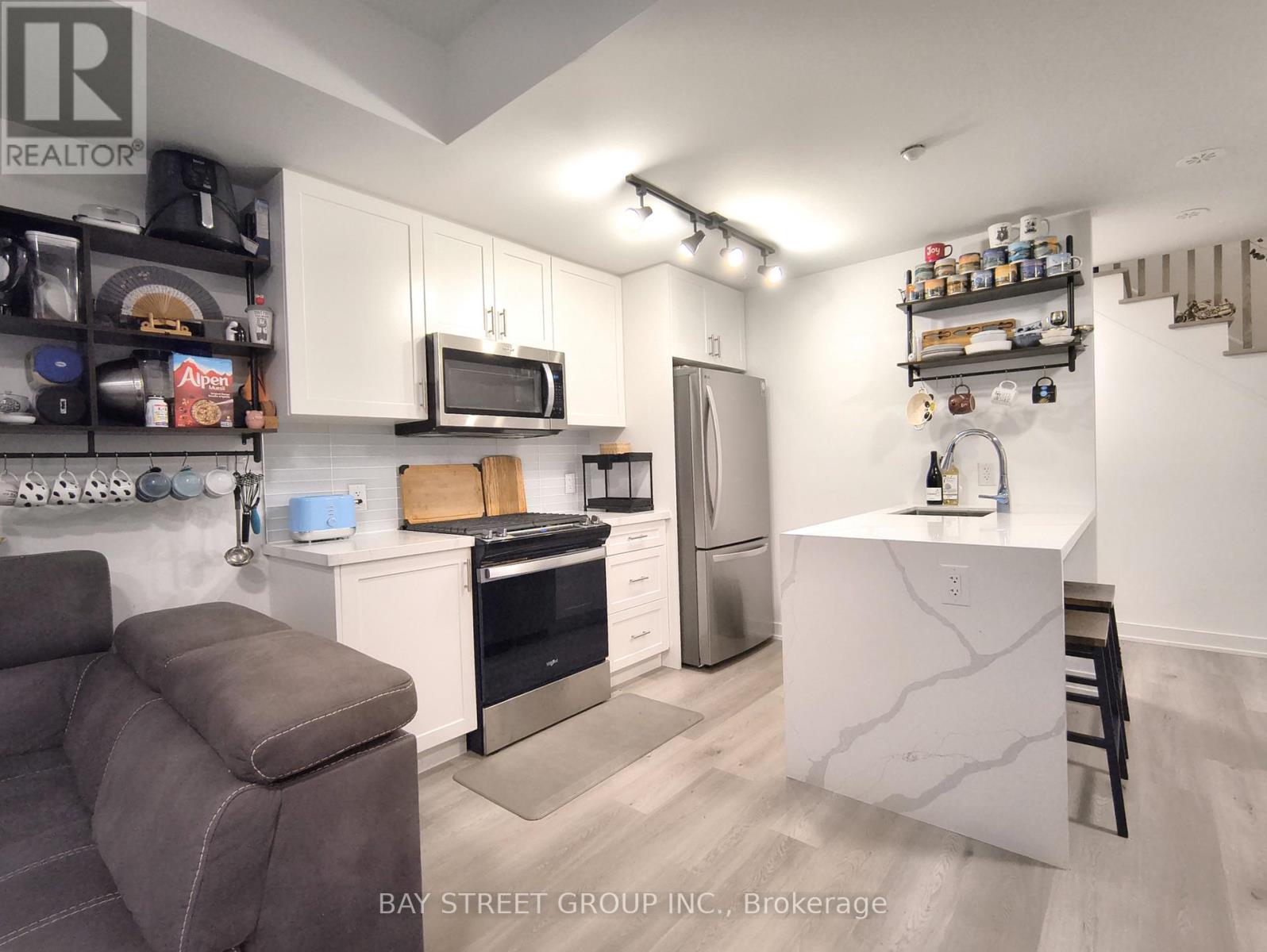 3 - 1475 O'connor Drive, Toronto, Ontario  M4B 0A6 - Photo 7 - E13697782