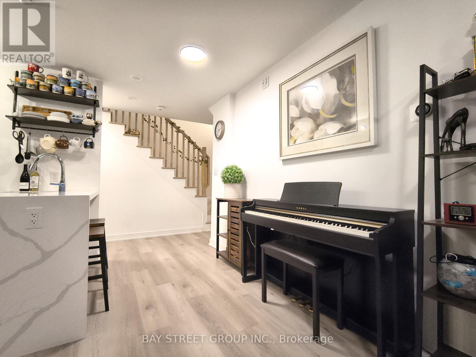 3 - 1475 O'connor Drive, Toronto, Ontario  M4B 0A6 - Photo 9 - E13697782