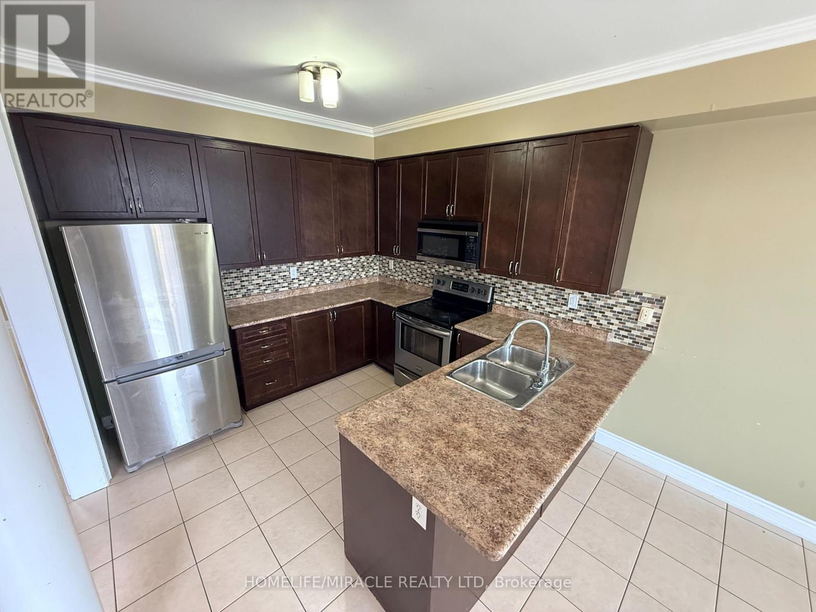 1600 Rockaway Street, Oshawa, Ontario  L1K 0L8 - Photo 14 - E13697788